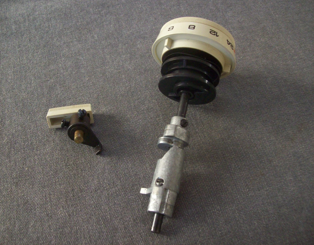 Kenmore 158.13410 Sewing Machine Stitch Select Knobs, Reverse Lever & Misc Parts