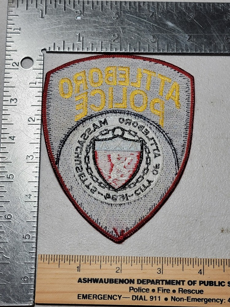 LE9B3 Police patch Massachusetts Attleboro