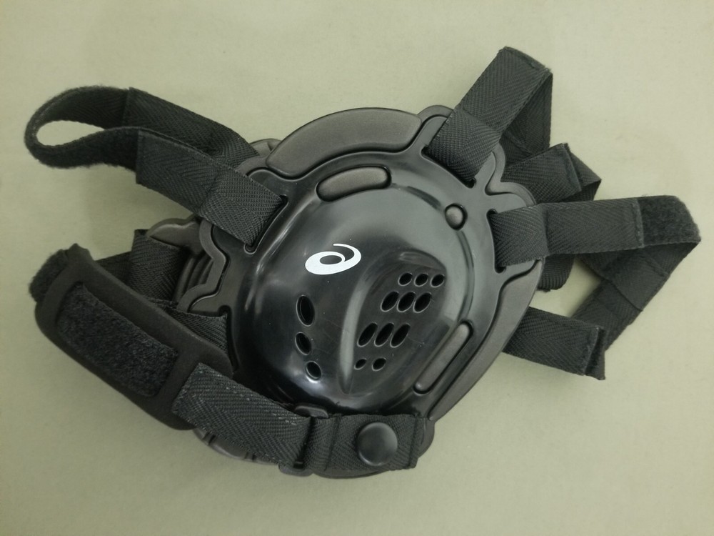 New Asics Adjustable Strap Wrestling Ear Guard. One Size.