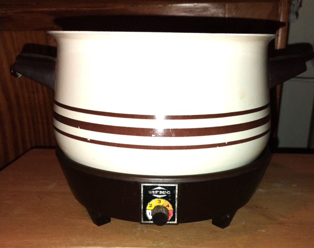 Vintage West Bend 4 Quart Automatic Slow Cooker