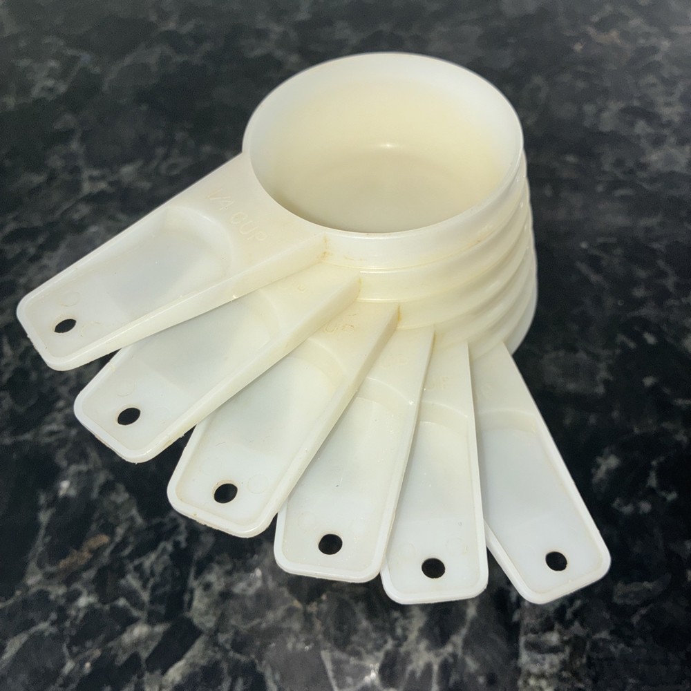 Off-White Vintage Tupperware Measuring Cup Set 6 Pc