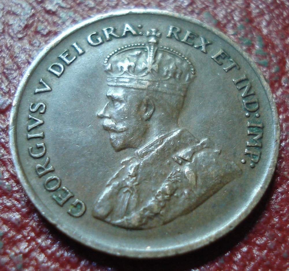 1929 CANADA SMALL CENT IN VF-EF CONDITION