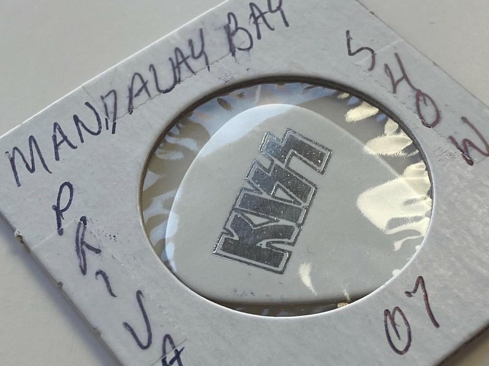 KISS Band Guitar Pick PAUL STANLEY Mandalay Bay Private Concert 2007 Tour White