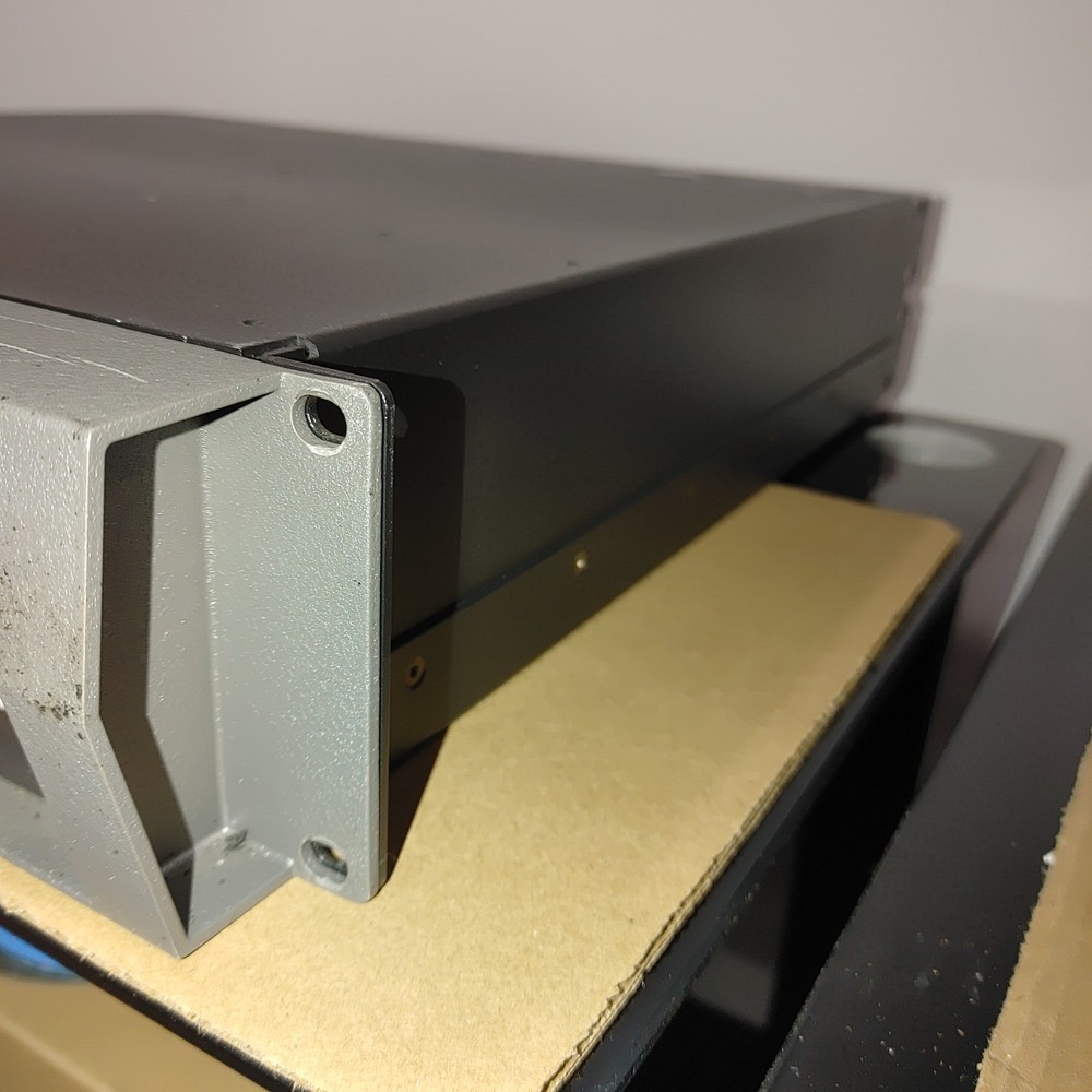 CROWN MACRO-TECH 9000i PRO POWER AMPLIFIER