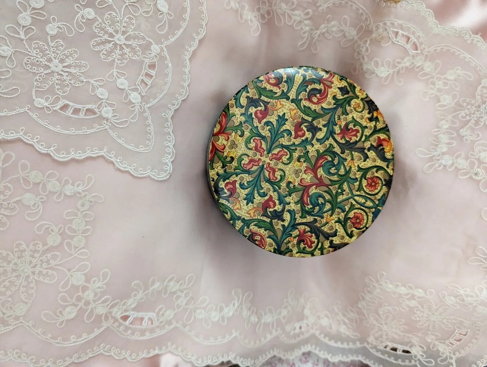 Seven Winds Dusting Powder With Fleur De Lis Style Keepsake Box