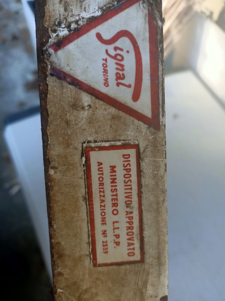 Vintage Car Triangle