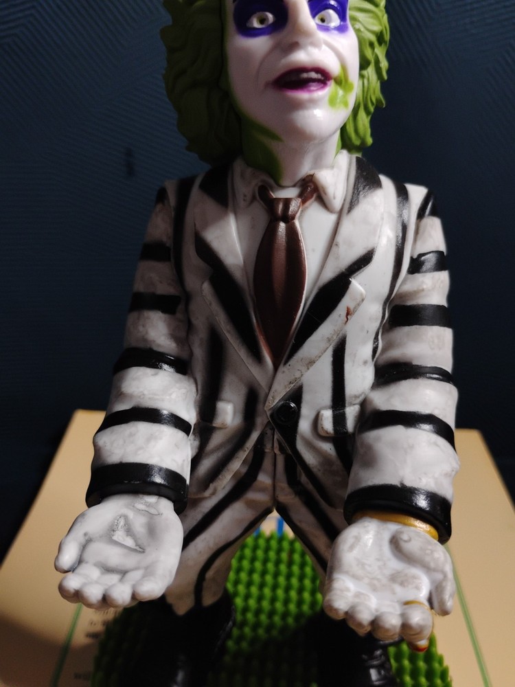 BEETLEJUICE - GAMING CONTROLLER / SMART PHONE HOLDER (Cable Guys)