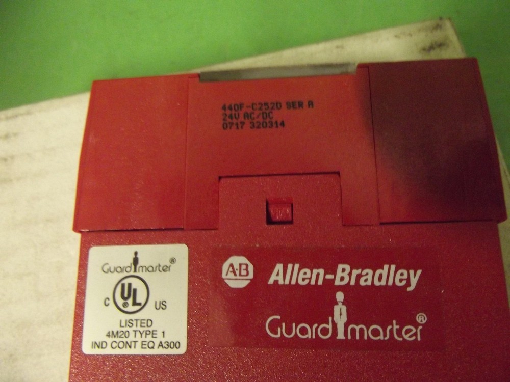Allen-Bradley 440F-C252D Guardmaster SAFEDGE Control Unit SECD252
