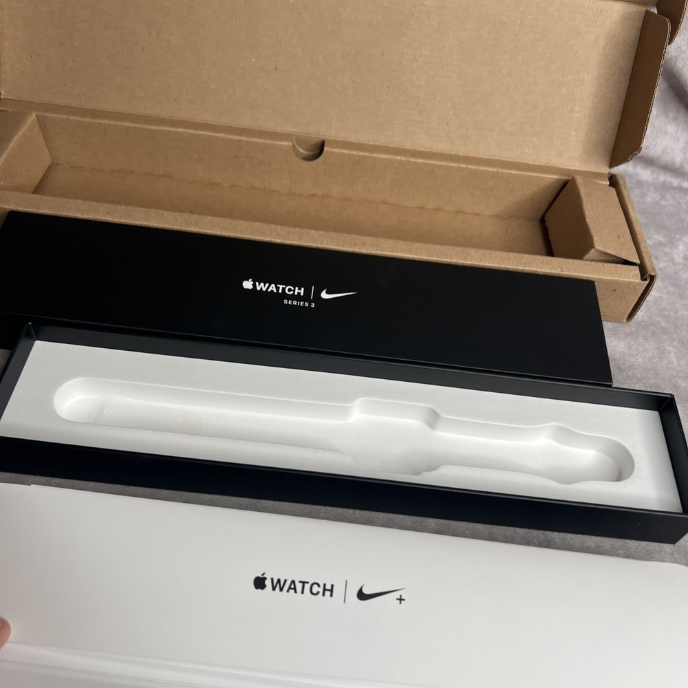 Apple Watch Series 3, 42 mm - EMPTY BOX ONLY