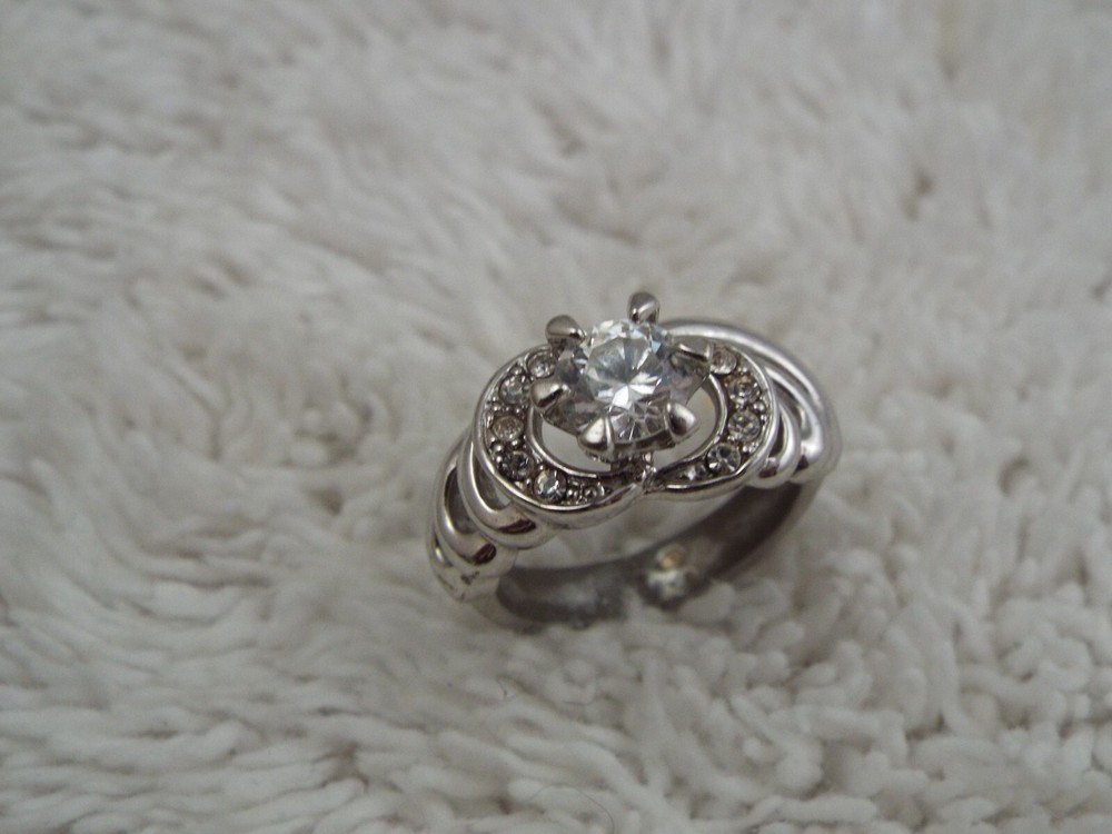 Silvertone Rhinestone ~  Size 6  Ring