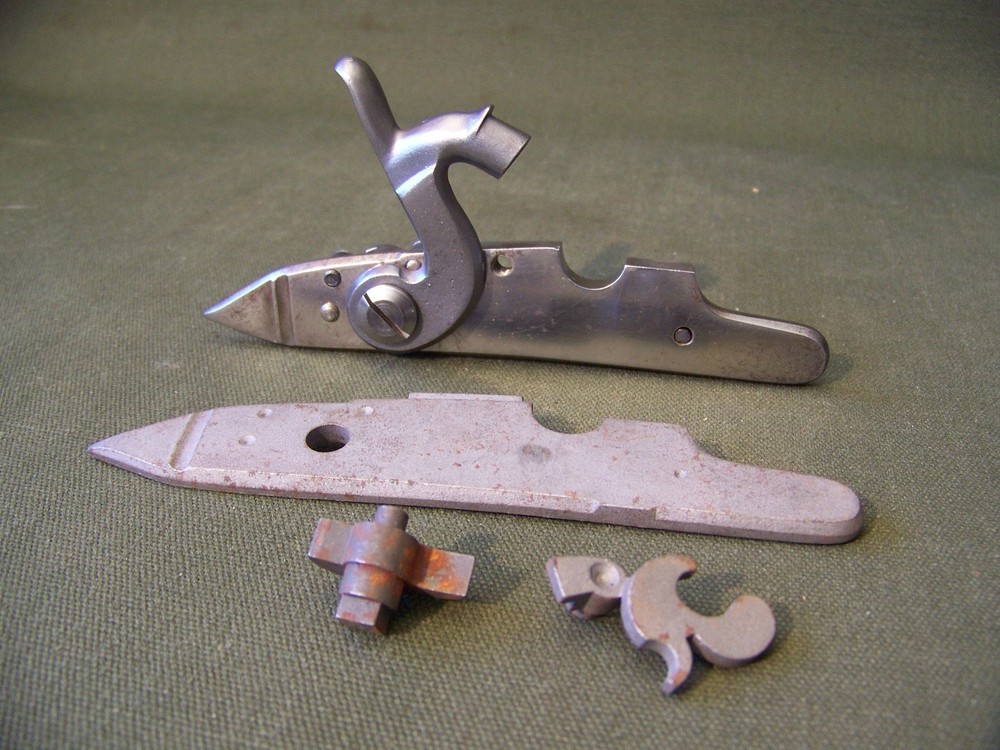 VERY GOOD-NOS Large Size Muzzle Loading Percussion Lock W/extra parts By Silers