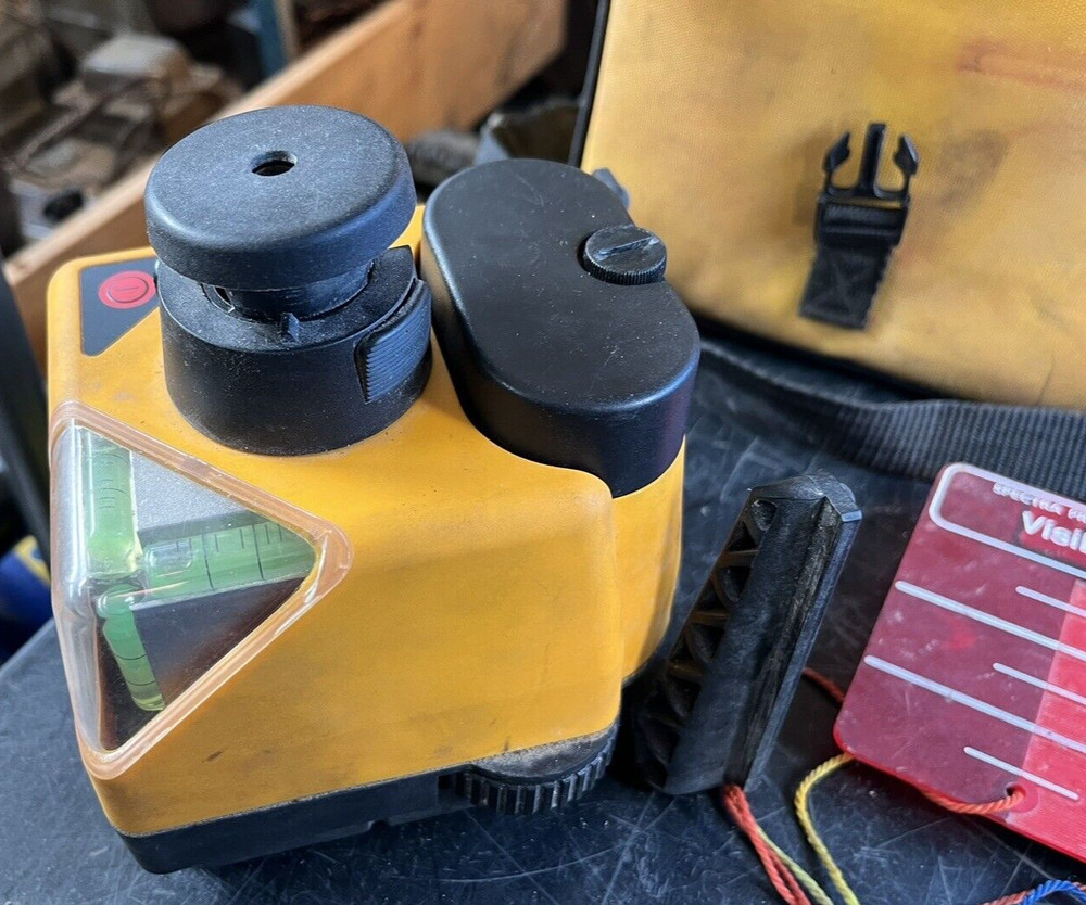 Spectra Precision Horizontal Vertical Red Beam Laser Level Model 1422 W/ Bracket
