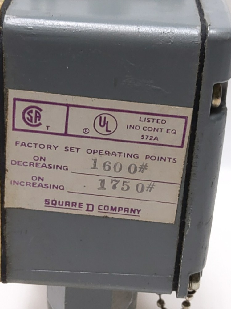 SQUARE D PRESSURE REGULATOR 9012-ADW-24 (NEW)