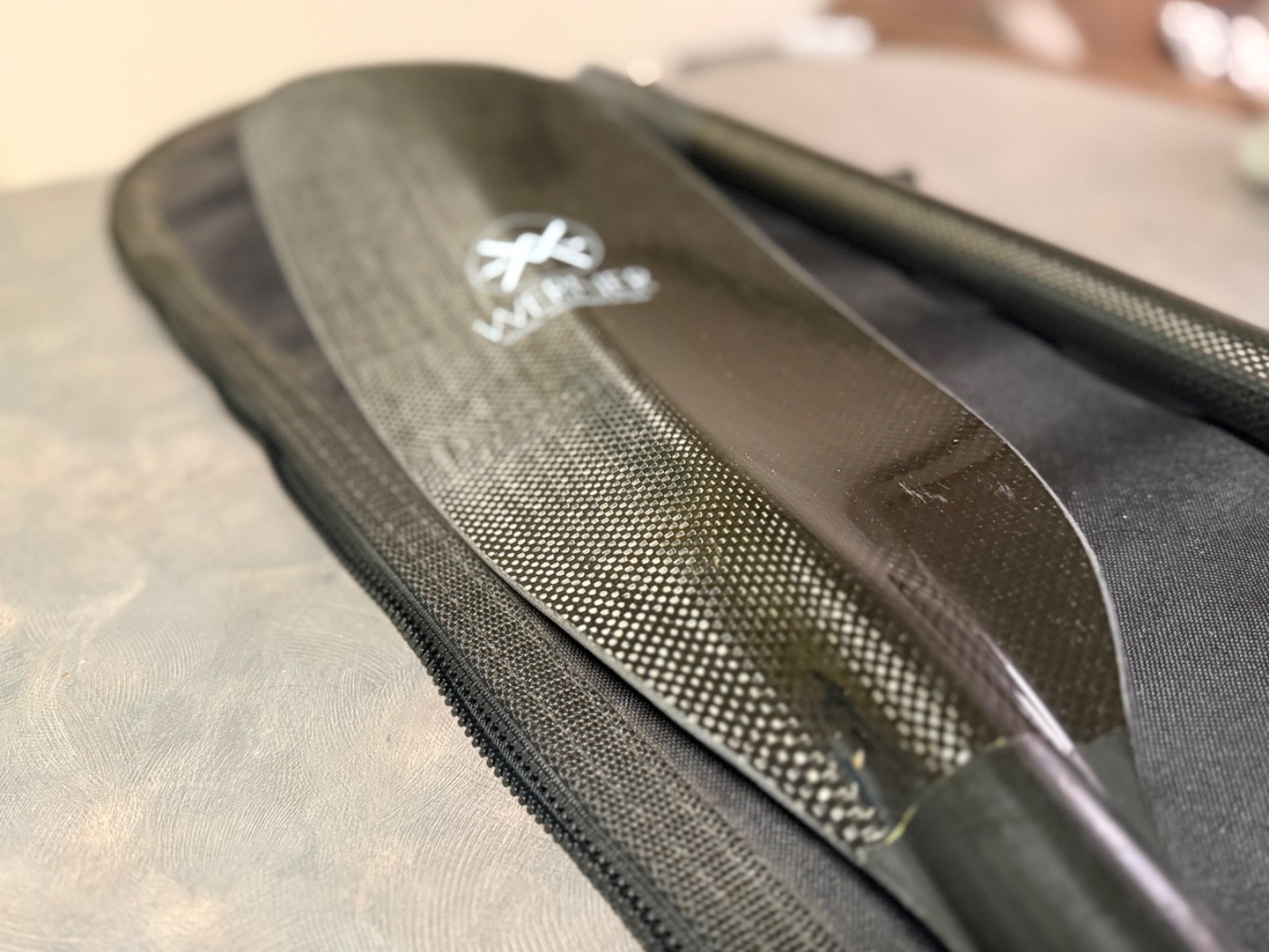 Werner Kalliste 2 Piece Straight Shaft Kayak Paddle - Carbon - Includes Case