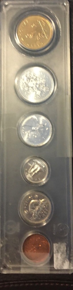 1995 canadian mint set in hard plastic case