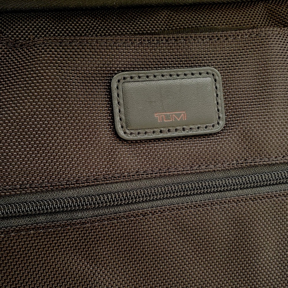 Tumi BriefCase Lap Top Bag Computer Black. No Strap. Excellent Condition