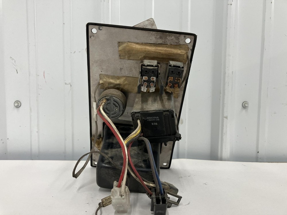 2005-2010 Peterbilt 335 GAUGE AND SWITCH Dash Panel - Used