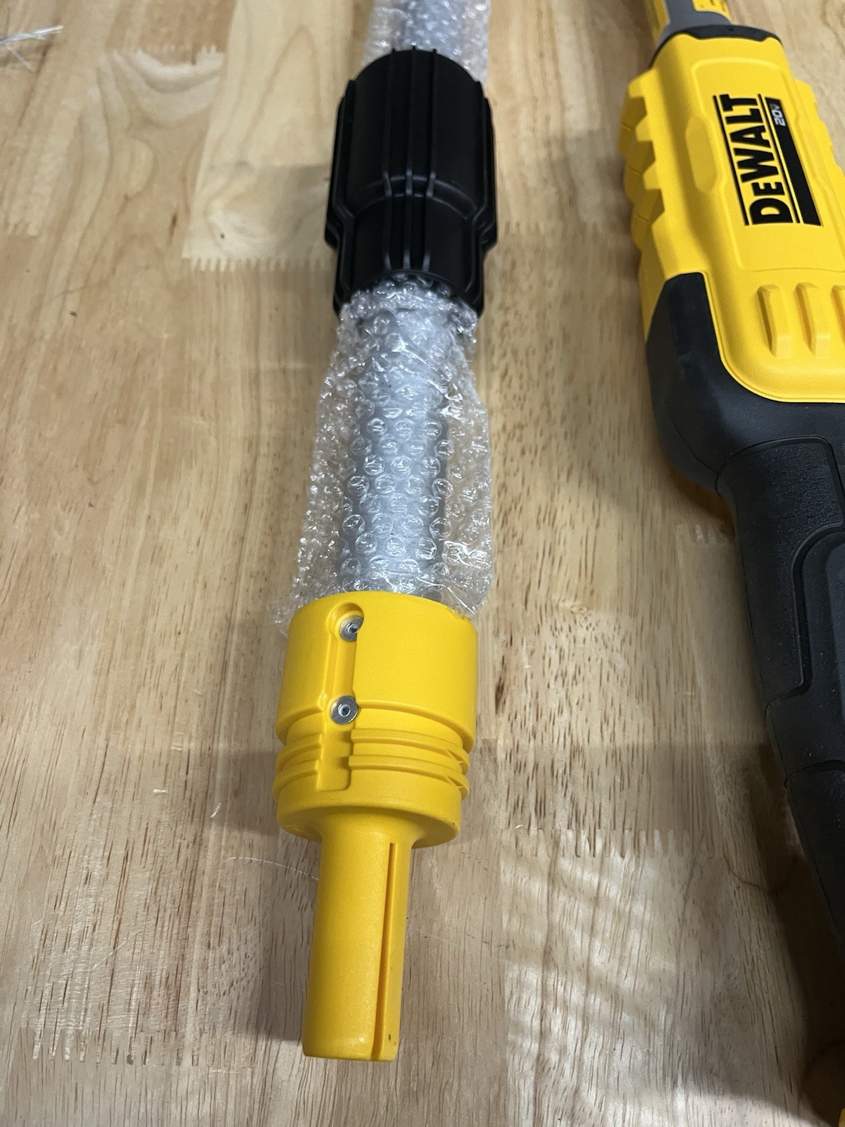 New DeWalt DCPPR320D1 20V MAX* 1-1/2 in. Cordless Pole Pruner (TOOL ONLY) P4-01