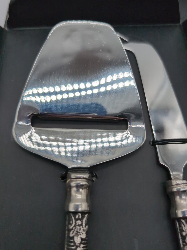 Cynthia Rowley 2 piece wedding cake serving set