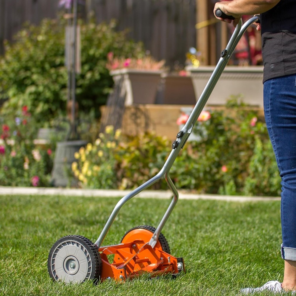 14-Inch 4-Blade Push Reel Lawn Mower - Lightweight Eco-Friendly Solution
