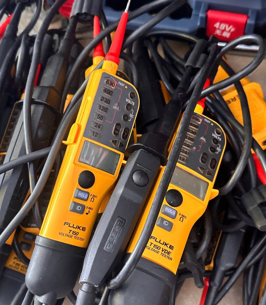 Fluke T150 Two-pole Electrical Probe Tester or flukeT150VDE/Nice/working-