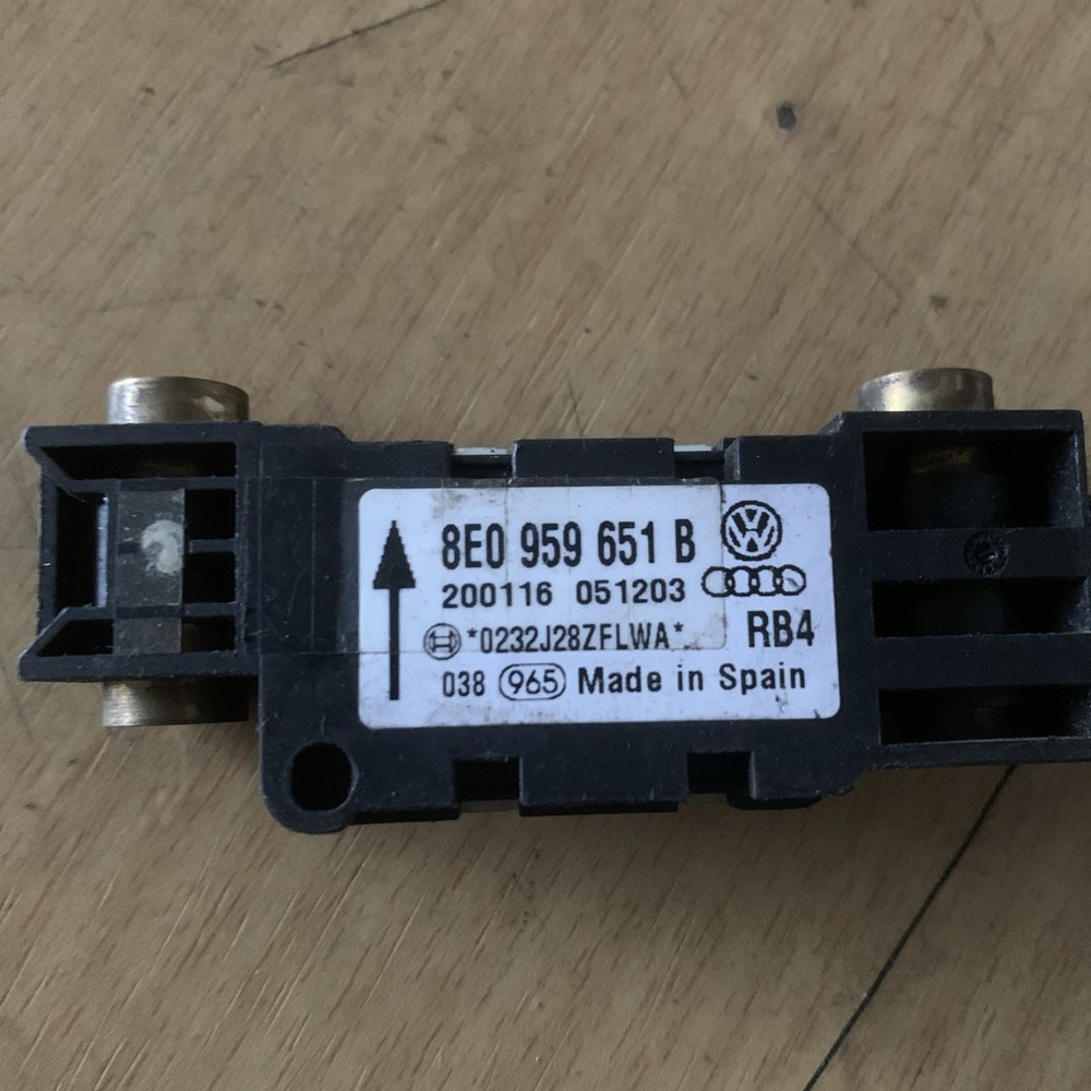 AUDI SENSOR 8E0959651B - FREE SHIPPING -