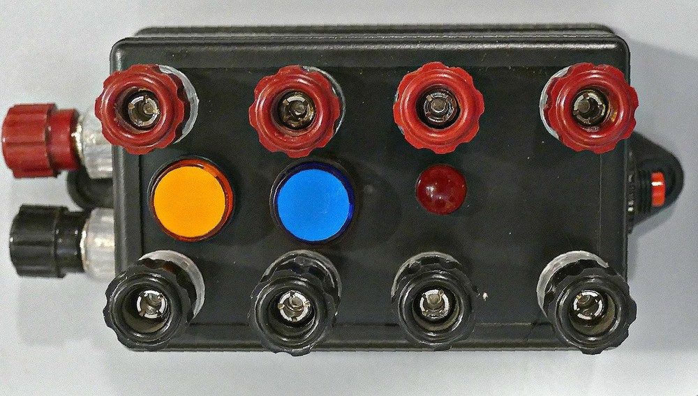 Accessory Power Kit 2 versions