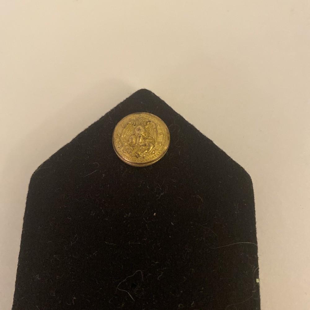 VINTAGE WWII ERA SHOULDER MARK