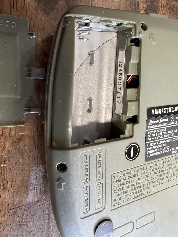 Lenoxx Sound Programmable Compact Disc Player W/Repeat Player 1 Bit DAC Digital