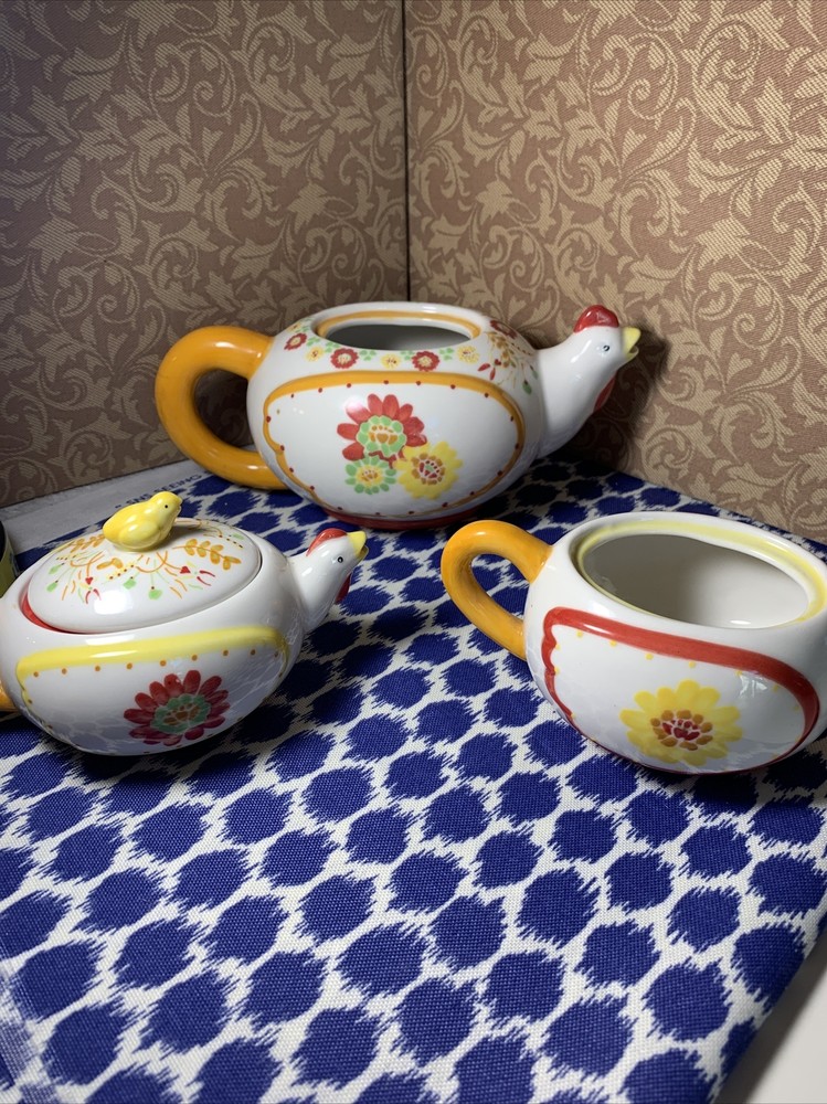 Bisquit Stackable Tea pot chickens Cute!