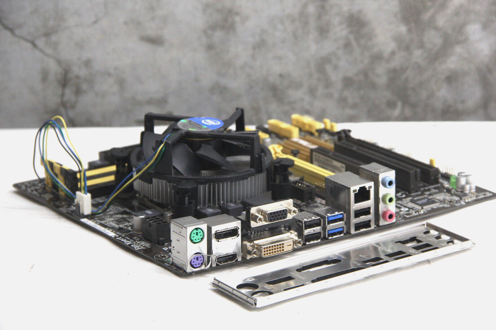 Asus Q87M-E | Intel Core i5-4670 Combo - Tested