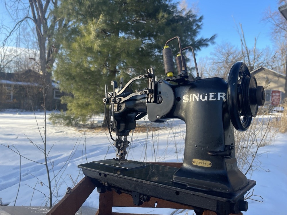 Singer 72w19 Twin Needle Sewing Machine