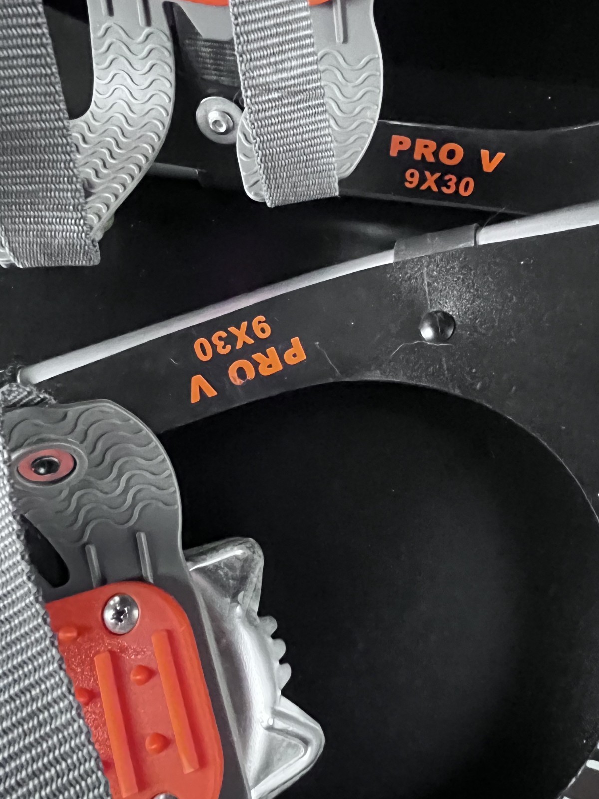 Yukon Charlie's Professional Guide Pro V Series Pair Snowshoes 9x30