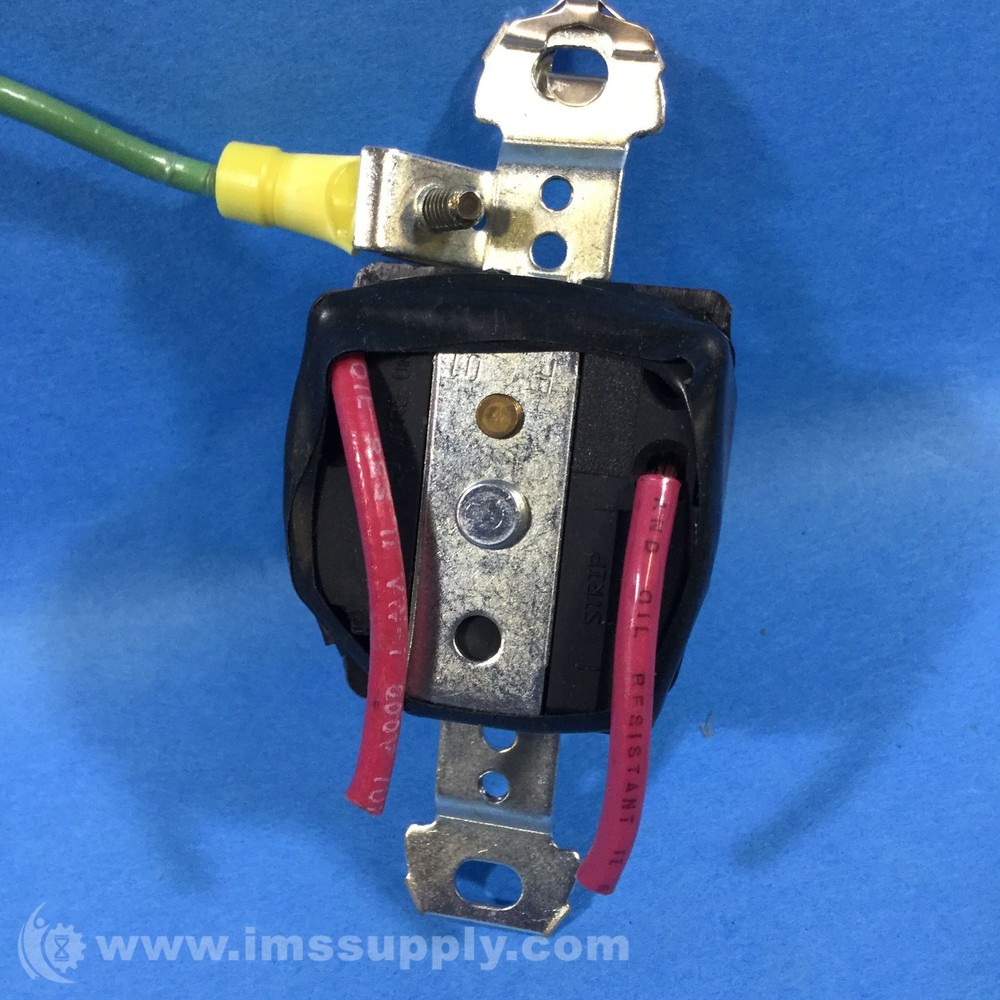 Eaton CWL615R Locking Receptacle USIP