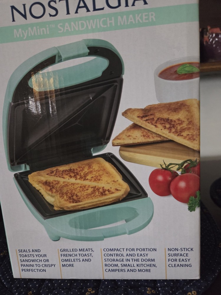 Nostalgia My Mini Sandwich Maker in Teal