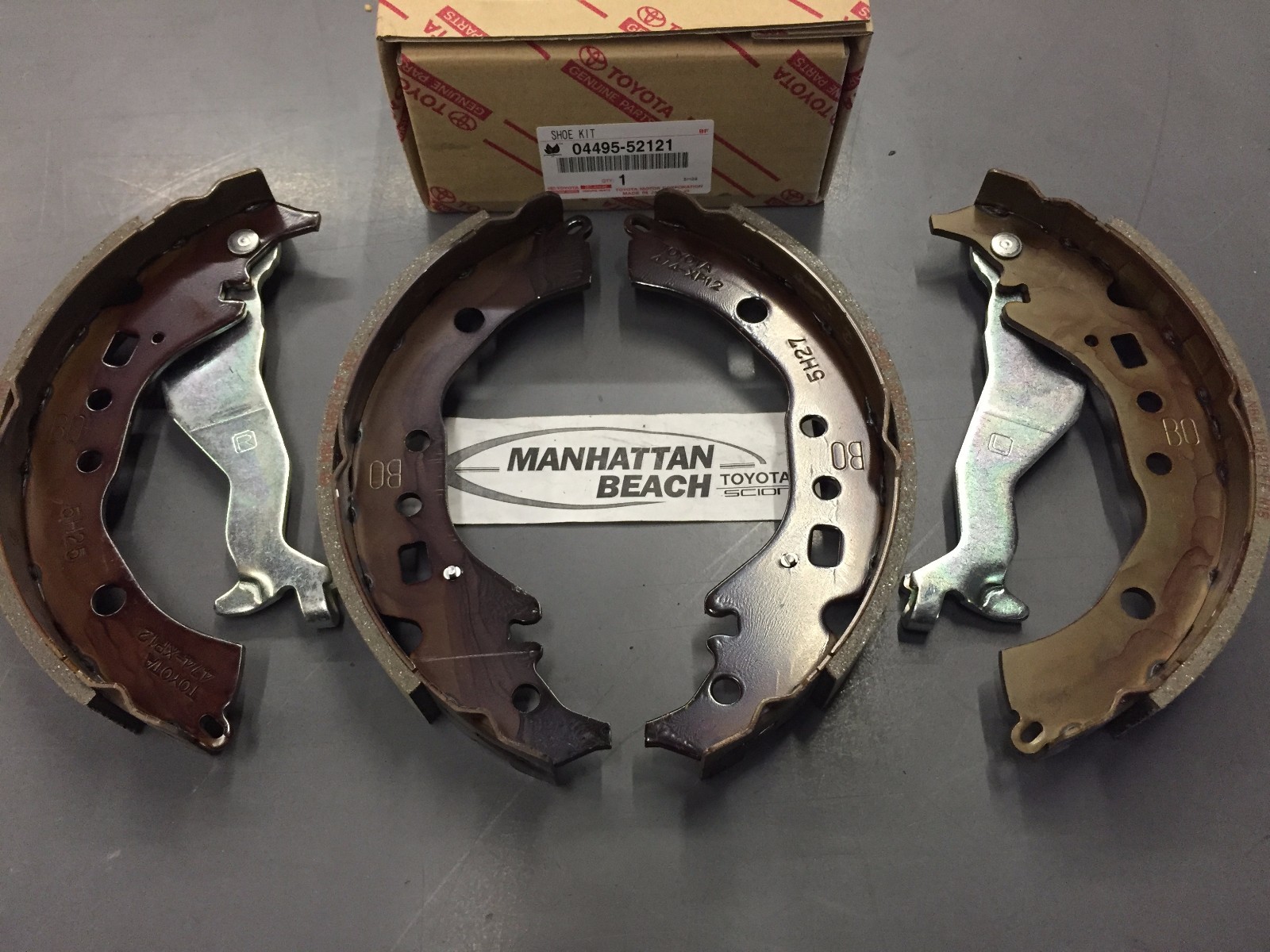 09-13 JAPAN BUILT COROLLA ,12-19 PRIUS C Rear Brake Shoes 04495-52121 OEM TOYOTA