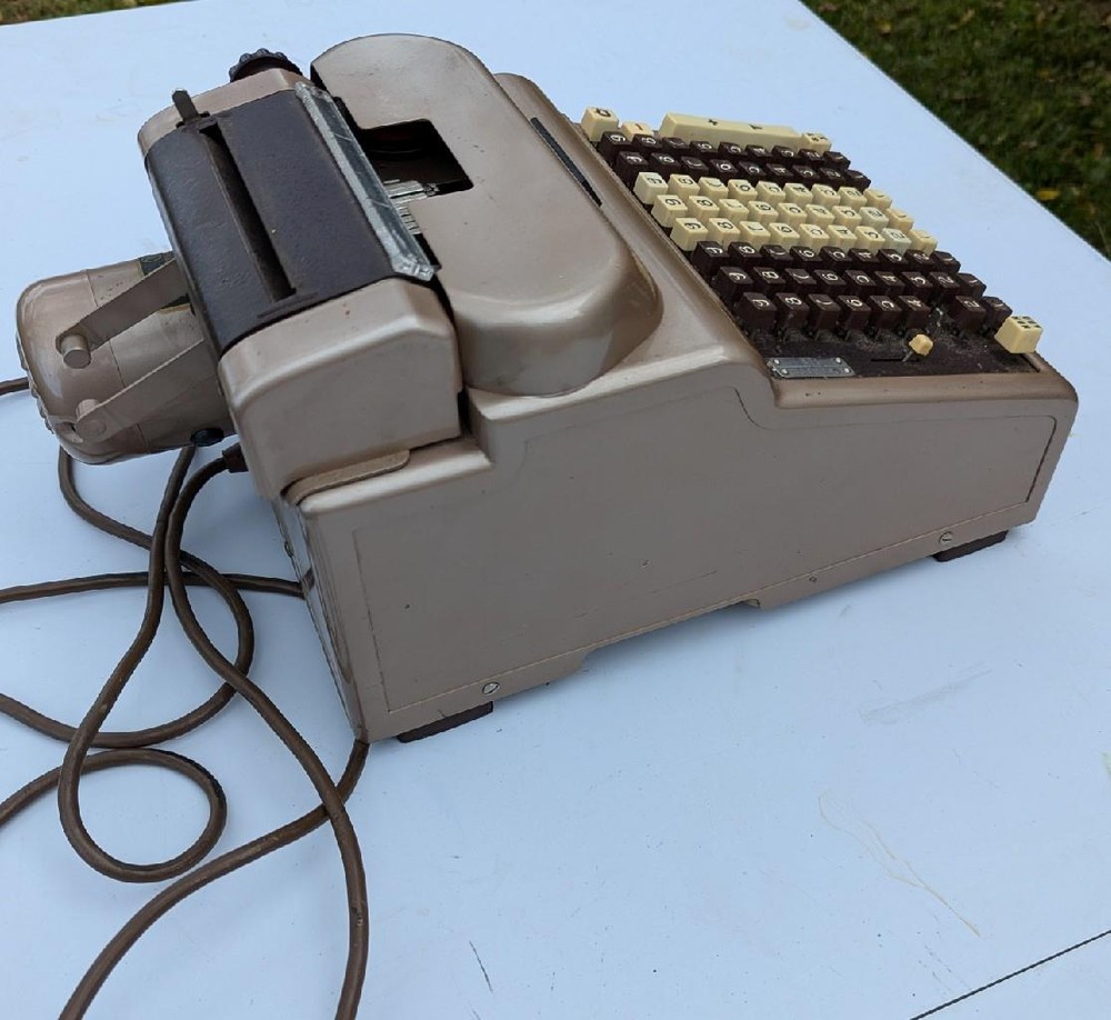 Vintage RC Allen 815 adding machine calculator