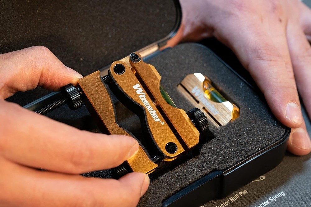 Heavy-Duty Reticle Leveling System with Storage Case - Optimal Scope Alignment