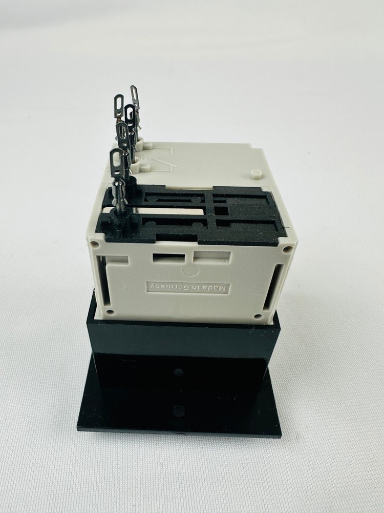 Baumer FE514.650AB3C 6-Digit Presettable Counter
