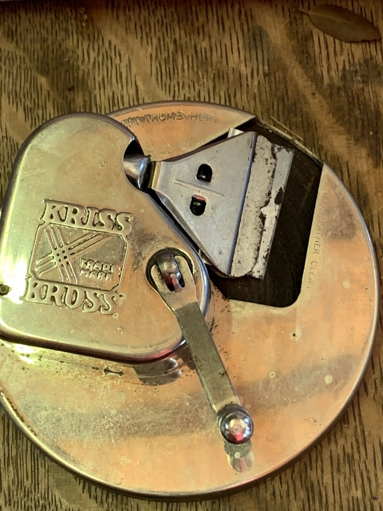 Antique 1920s KRISS KROSS STROPPER & RAZOR sharpener + Box