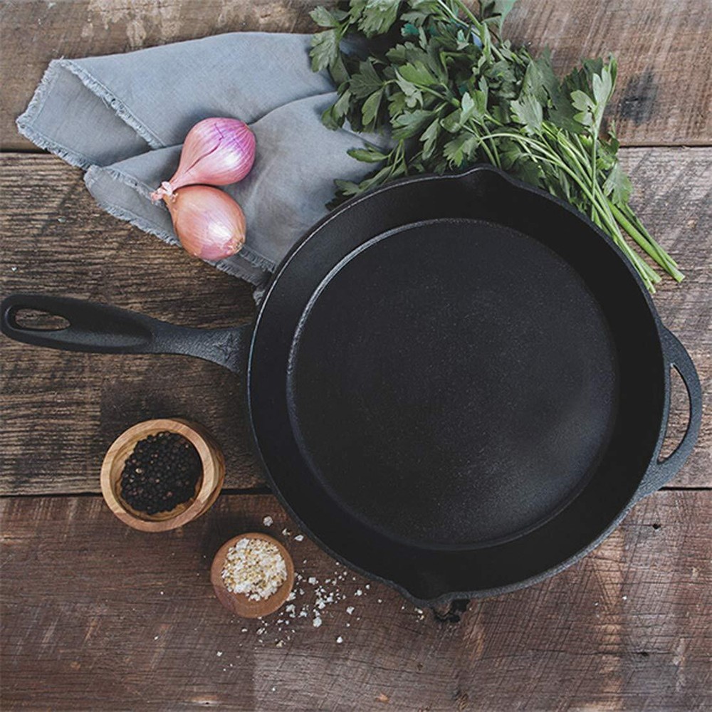 Barebones Cast Iron Skillet - Comfortable Grip (10")