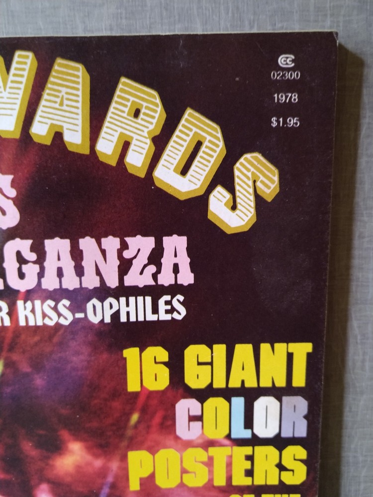 KISS ROCK AWARDS Magazine 1978. Huge & complete. Nice!