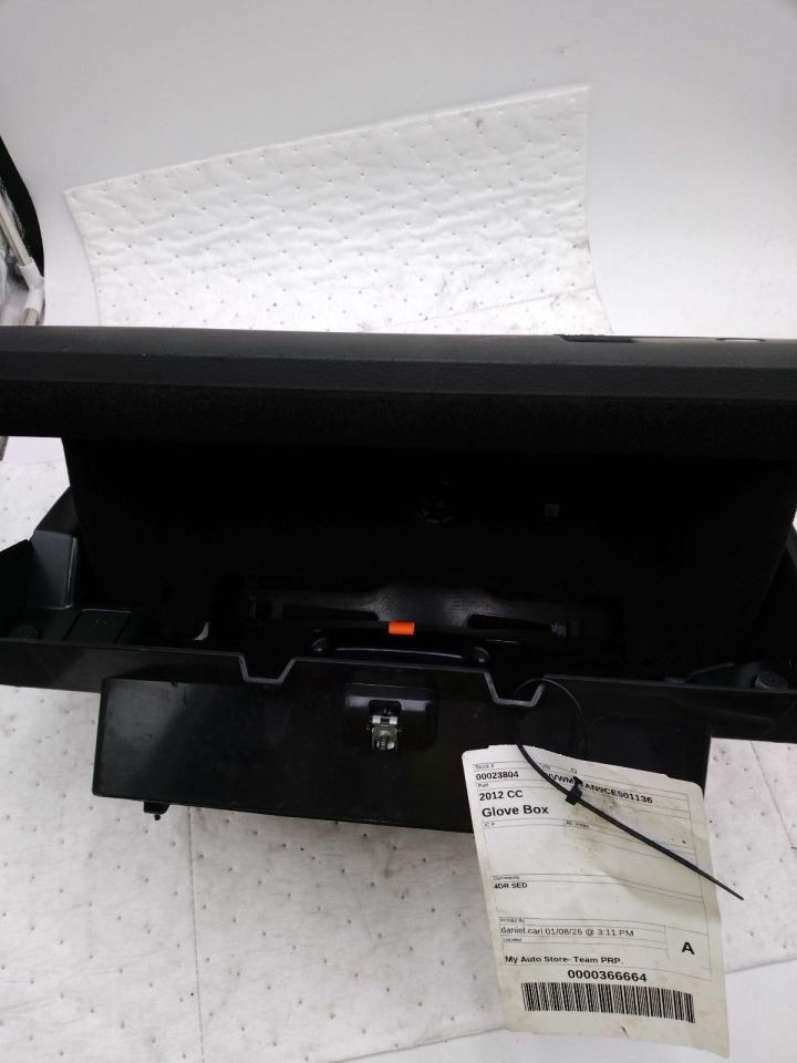 CC VOLKS 2012 Glove Box 631213