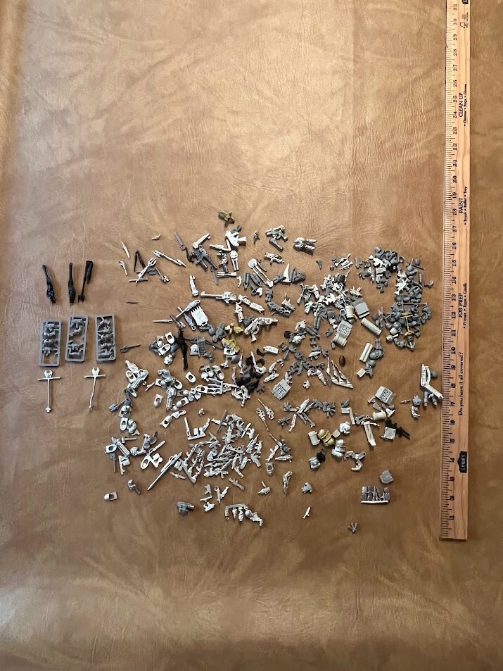 Large Lot of Warhammer 40k Bits 250+ Pieces Metal & Plastic