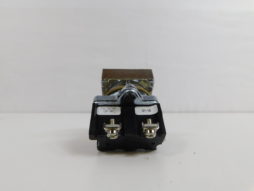 Eaton E30DM Pushbuttons