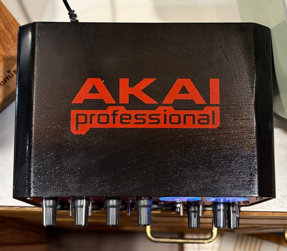 AKAI Professional EIE Pro Electromusic Interface Expander A102
