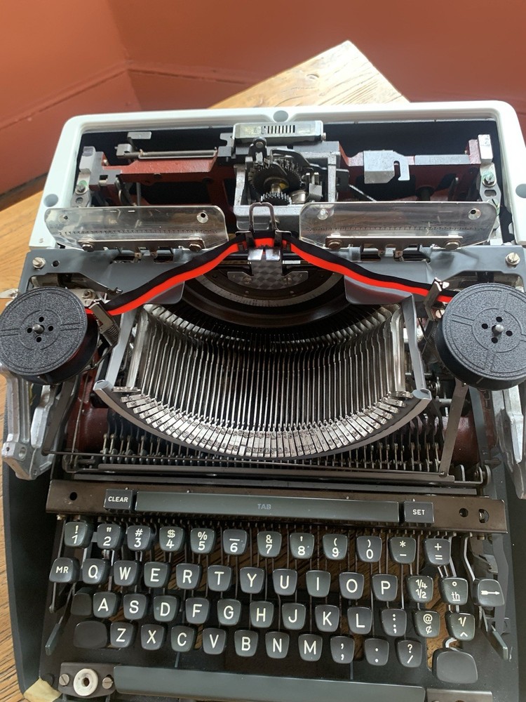 Olympia SG3N Typewriter