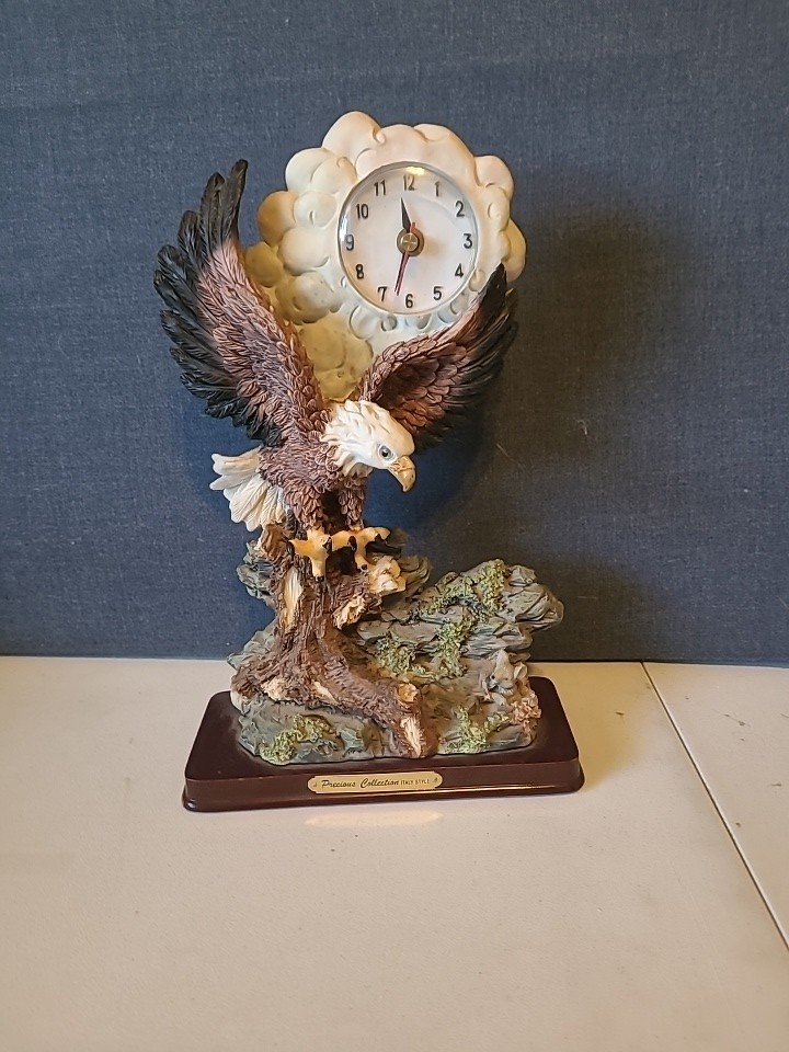 Precious Collection Eagle Clock