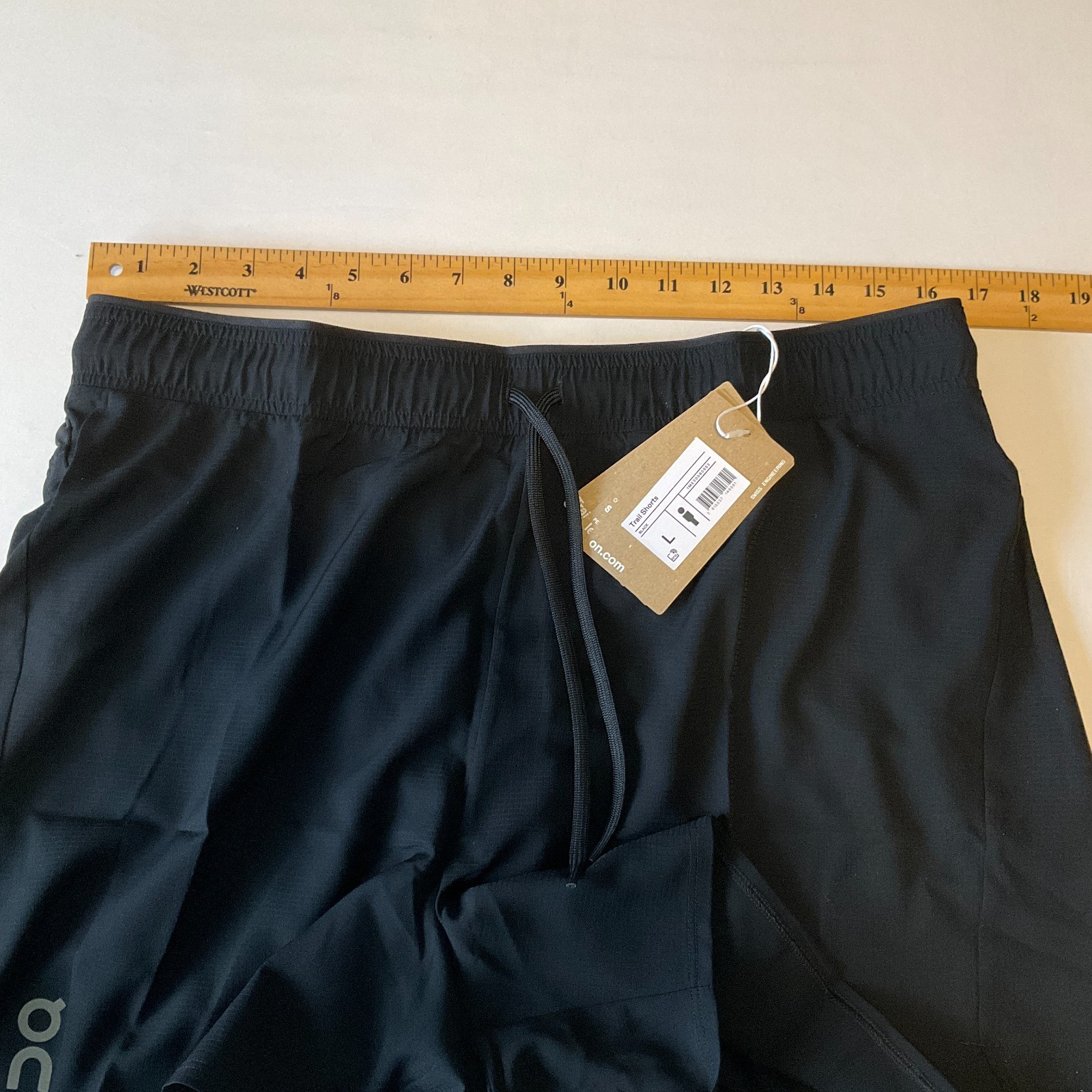 On Cloud Trail Shorts Mens Size L Black Light Weight Drawstring Stretch Waist