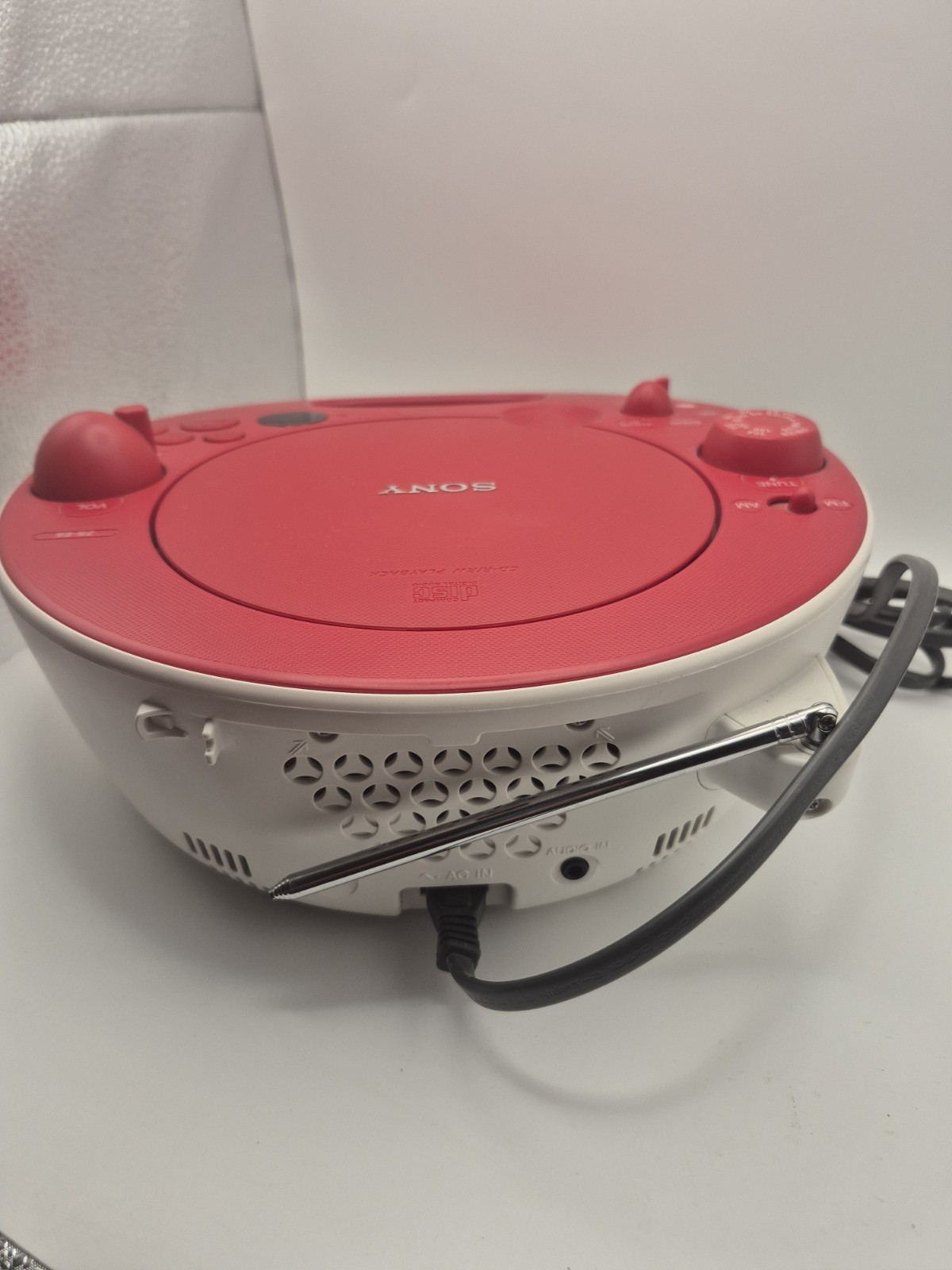 Sony ZS-E5 Red Portable CD Player AM/FM Radio AUX Input Stereo Portable Boombox